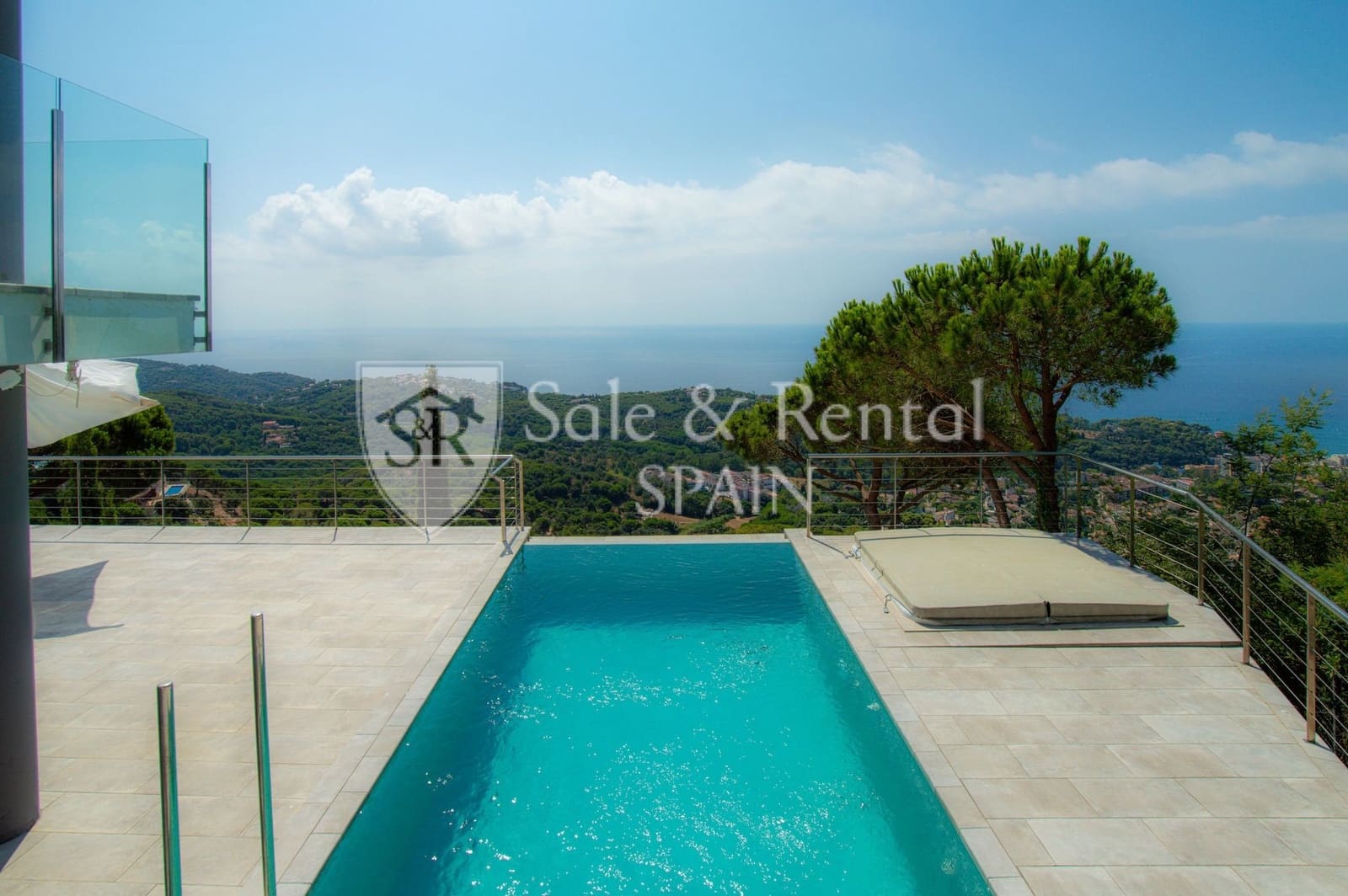 3 slaapkamer Villa te koop in Lloret de Mar met zwembad garage - € 1.250.000 (Ref: 10002568)