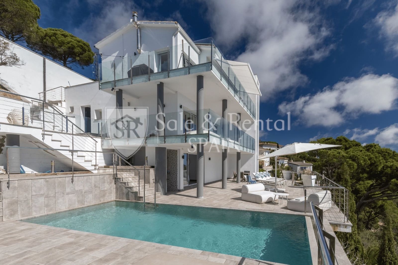 3 slaapkamer Villa te koop in Lloret de Mar met zwembad garage - € 1.250.000 (Ref: 10002568)