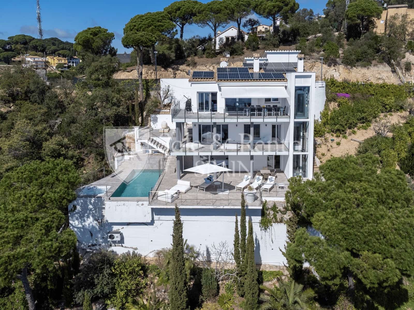 3 slaapkamer Villa te koop in Lloret de Mar met zwembad garage - € 1.250.000 (Ref: 10002568)
