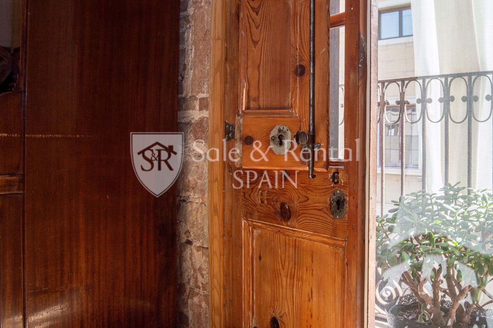 3 bedroom Flat for sale in Barcelona city - € 1,295,000 (Ref: 10031416)