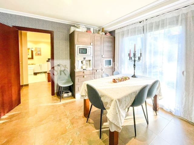4 sypialnia Willa na sprzedaż w Santa Cristina d'Aro z basenem garażem - 875 000 € (Ref: 10099630)