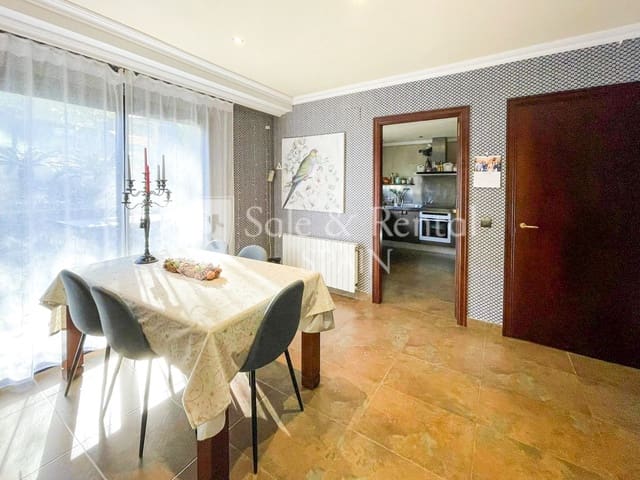 4 sypialnia Willa na sprzedaż w Santa Cristina d'Aro z basenem garażem - 875 000 € (Ref: 10099630)