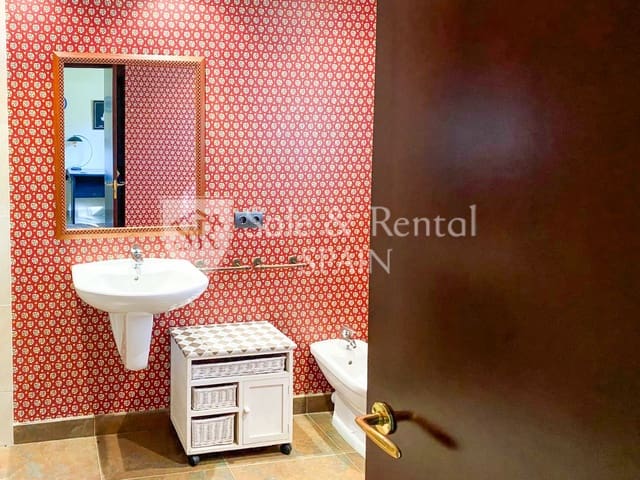 4 sypialnia Willa na sprzedaż w Santa Cristina d'Aro z basenem garażem - 875 000 € (Ref: 10099630)