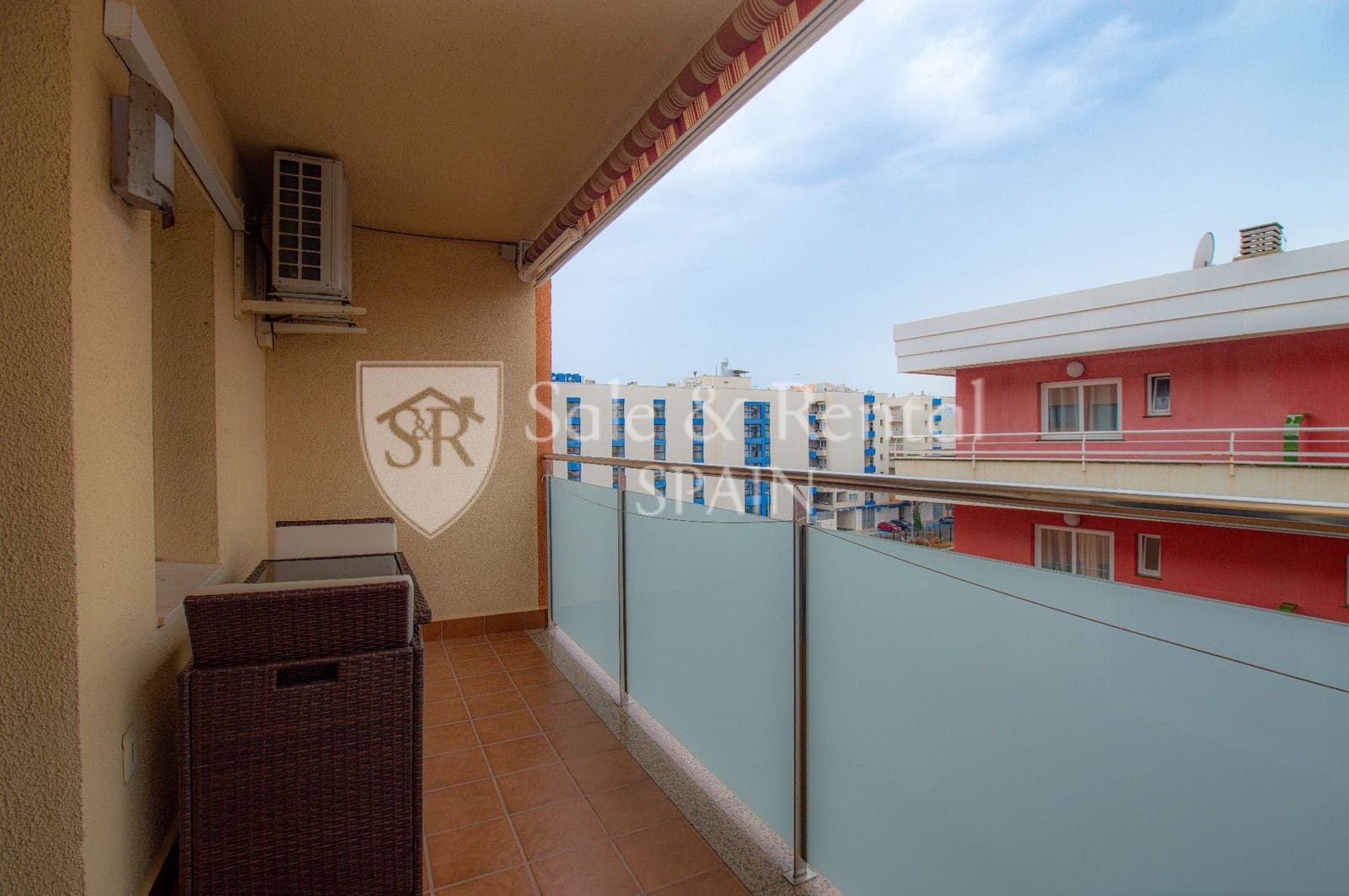 3 bedroom Flat for sale in Santa Susanna with pool garage - € 220,000 (Ref: 10131115)