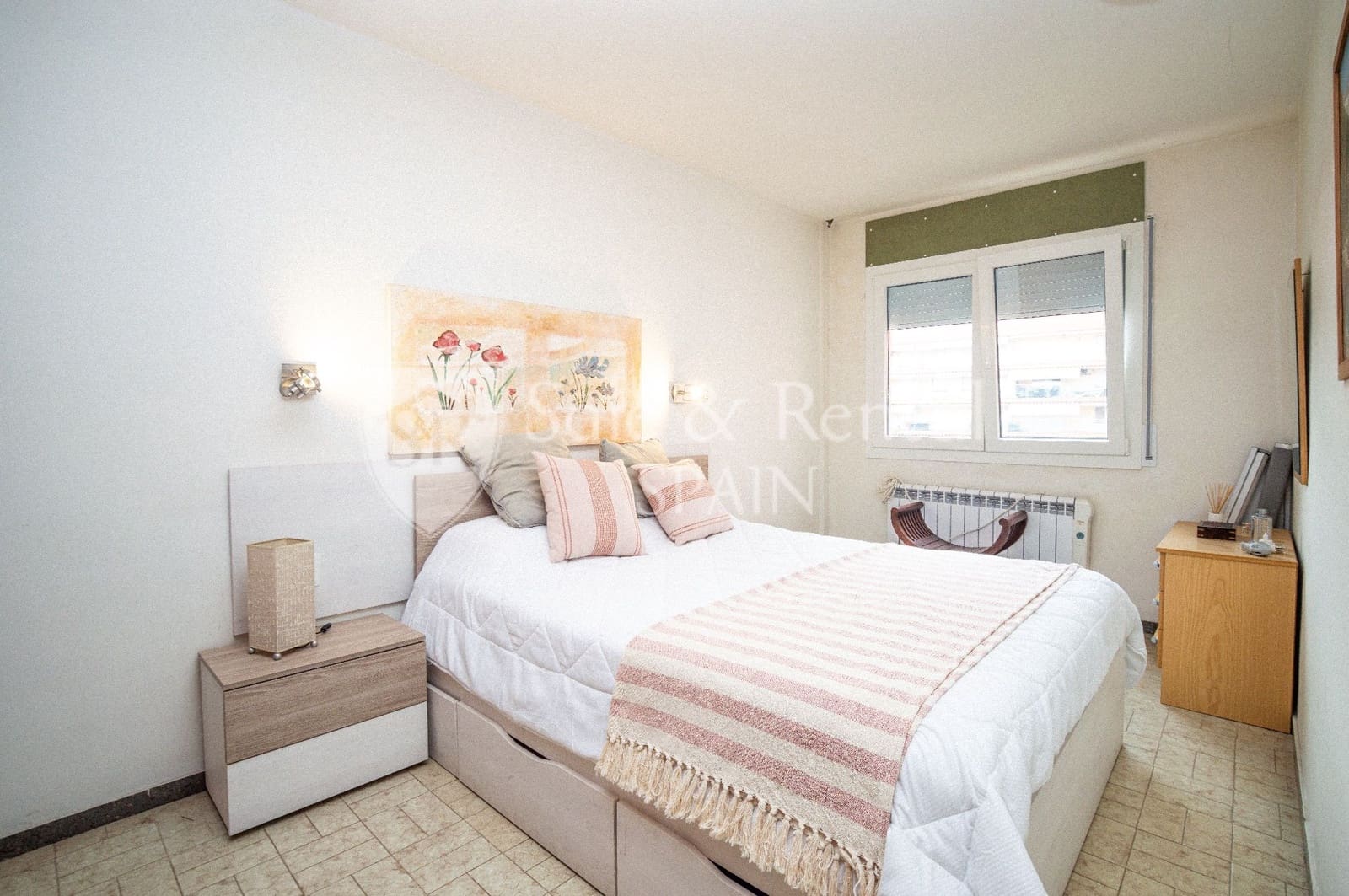 3 bedroom Flat for sale in Santa Susanna with pool garage - € 220,000 (Ref: 10131115)