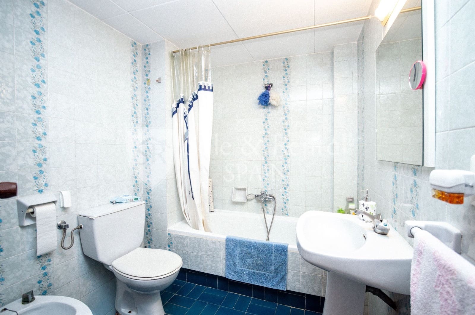 3 bedroom Flat for sale in Santa Susanna with pool garage - € 220,000 (Ref: 10131115)