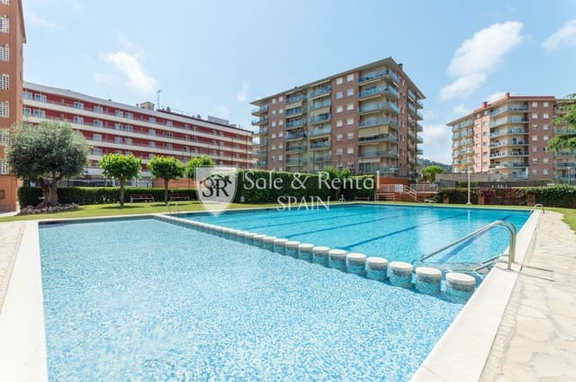 3 bedroom Flat for sale in Santa Susanna with pool garage - € 220,000 (Ref: 10131115)