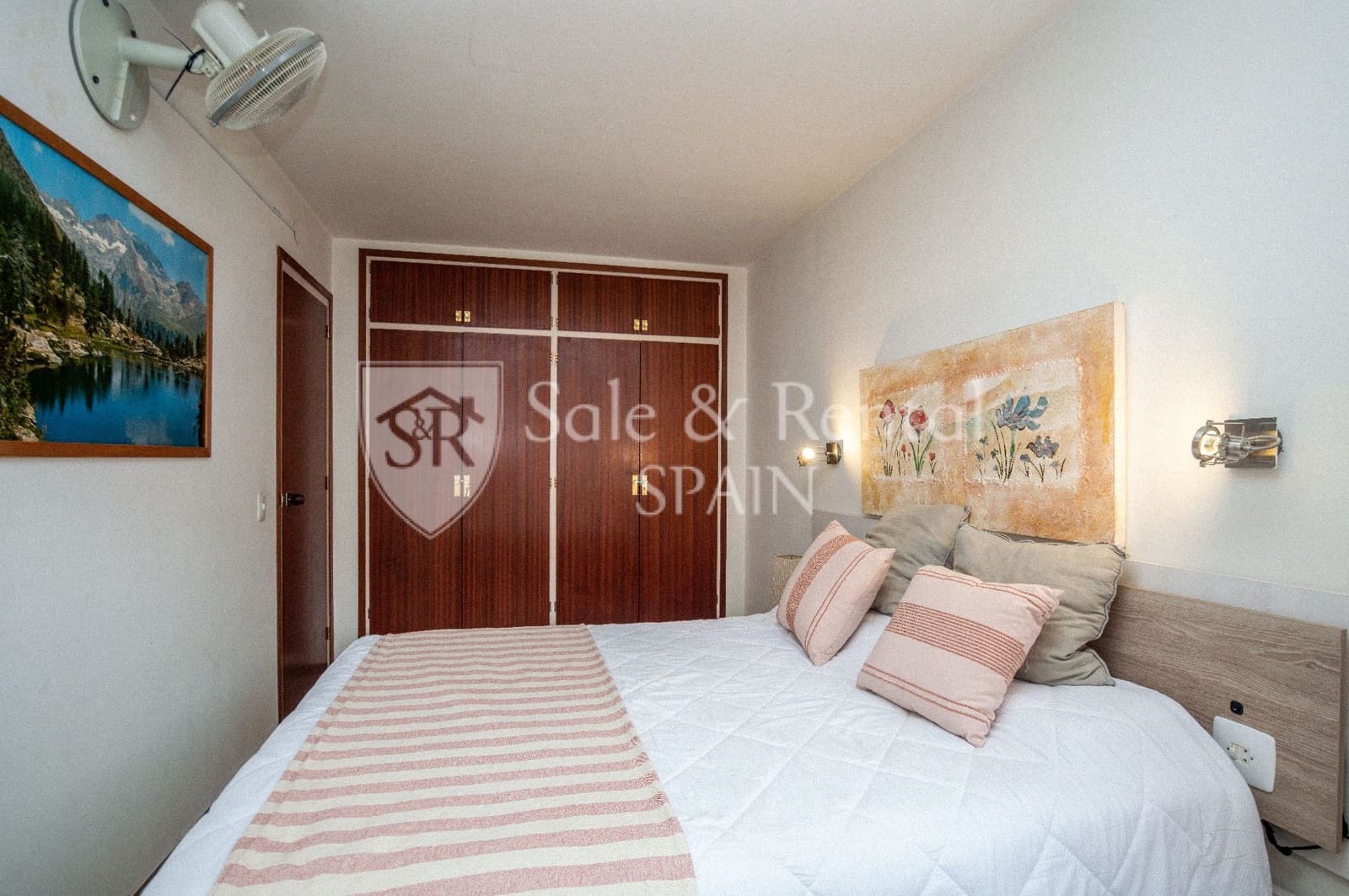 3 bedroom Flat for sale in Santa Susanna with pool garage - € 220,000 (Ref: 10131115)