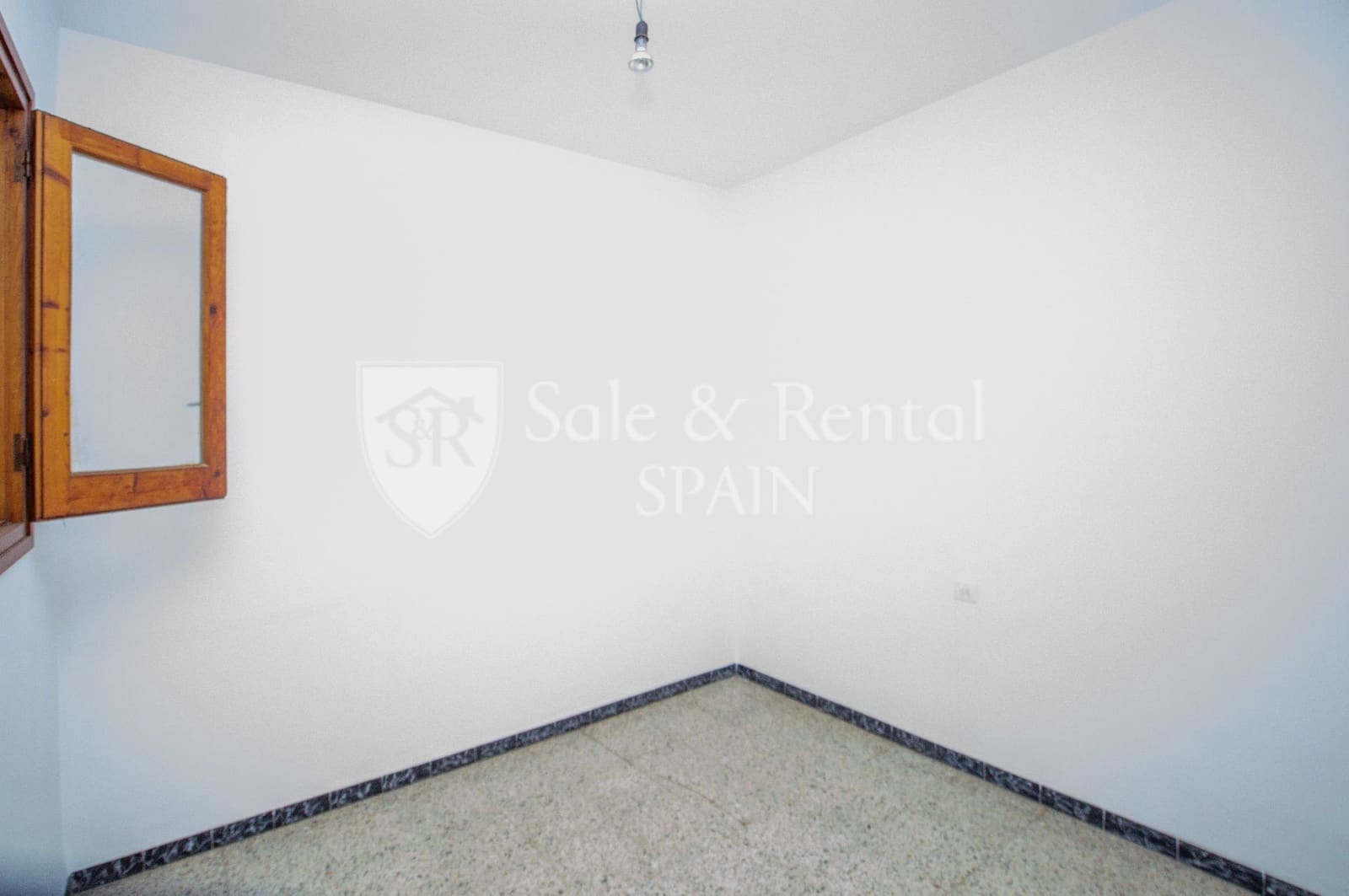 4 soverom Kjedet enebolig til salgs i Blanes med garasje - € 449 000 (Ref: 10157176)