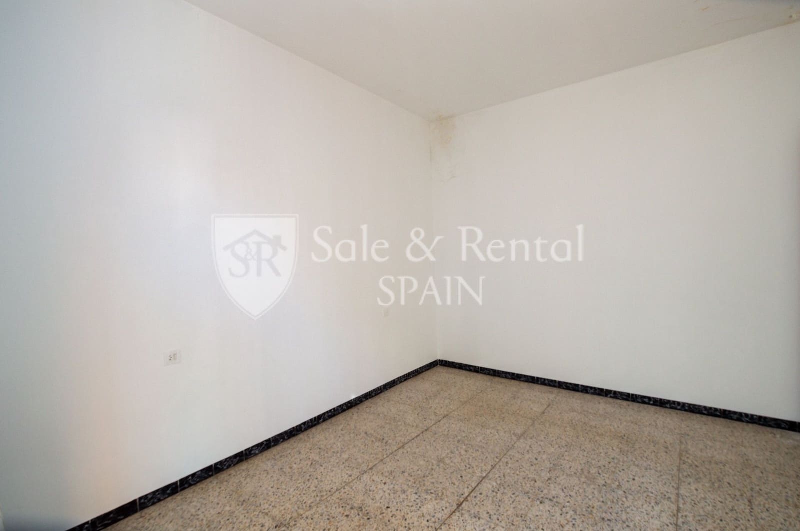 4 soverom Kjedet enebolig til salgs i Blanes med garasje - € 449 000 (Ref: 10157176)