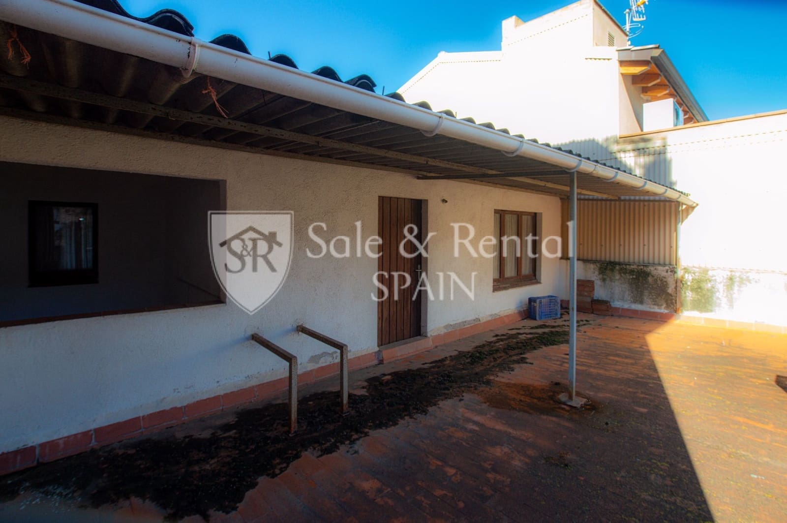 4 soverom Kjedet enebolig til salgs i Blanes med garasje - € 449 000 (Ref: 10157176)