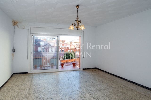 4 soverom Kjedet enebolig til salgs i Blanes med garasje - € 449 000 (Ref: 10157176)