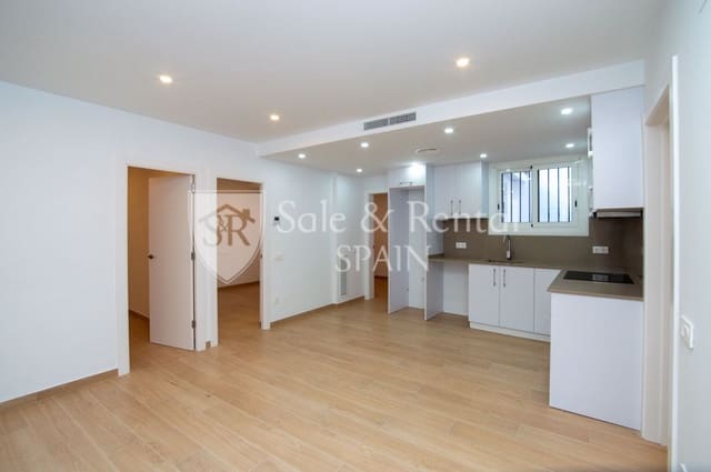 3 soverom Kjedet enebolig til salgs i Blanes med garasje - € 299 000 (Ref: 10157177)