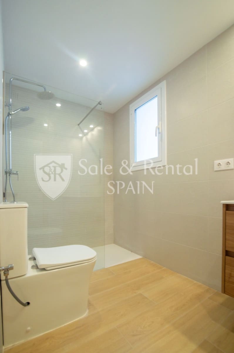 3 soverom Kjedet enebolig til salgs i Blanes med garasje - € 299 000 (Ref: 10157177)