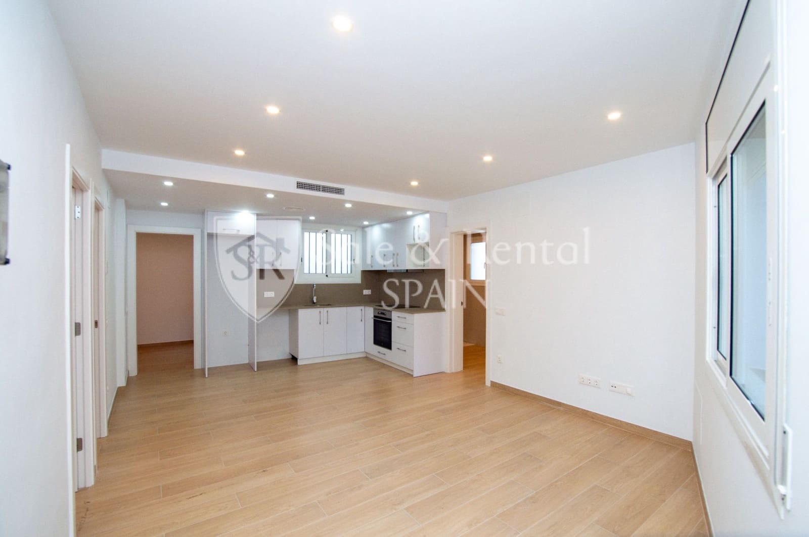 3 soverom Kjedet enebolig til salgs i Blanes med garasje - € 299 000 (Ref: 10157177)