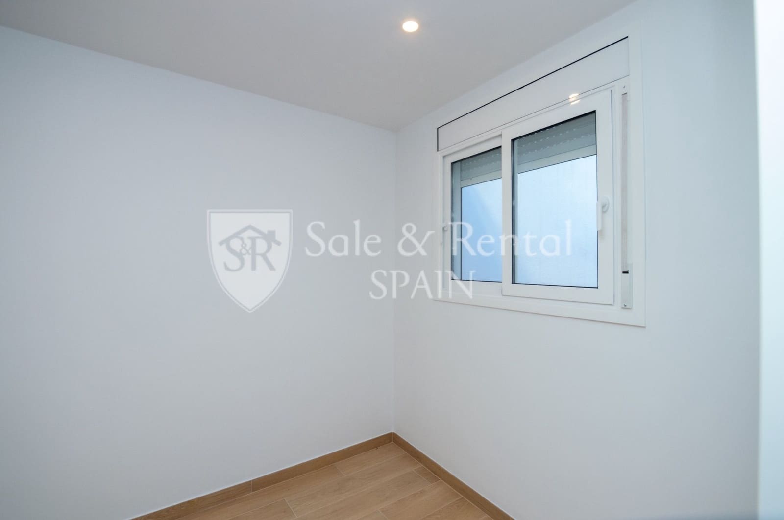 3 soverom Kjedet enebolig til salgs i Blanes med garasje - € 299 000 (Ref: 10157177)
