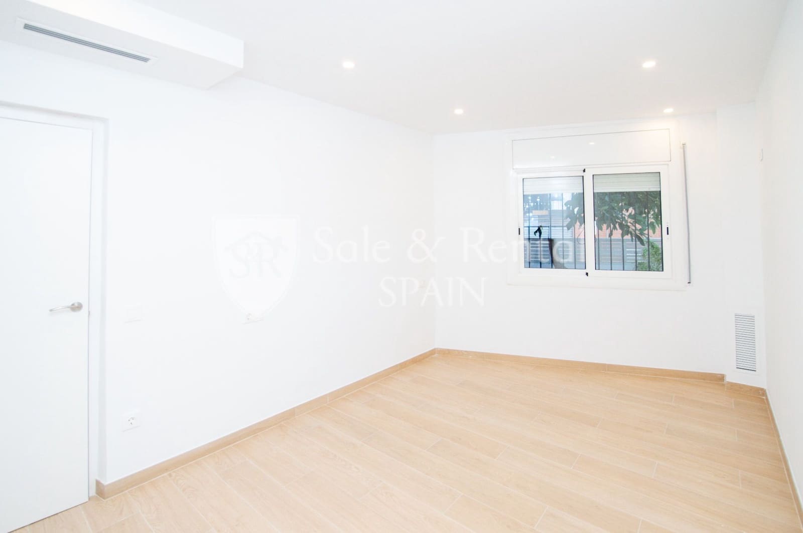 3 soverom Kjedet enebolig til salgs i Blanes med garasje - € 299 000 (Ref: 10157177)