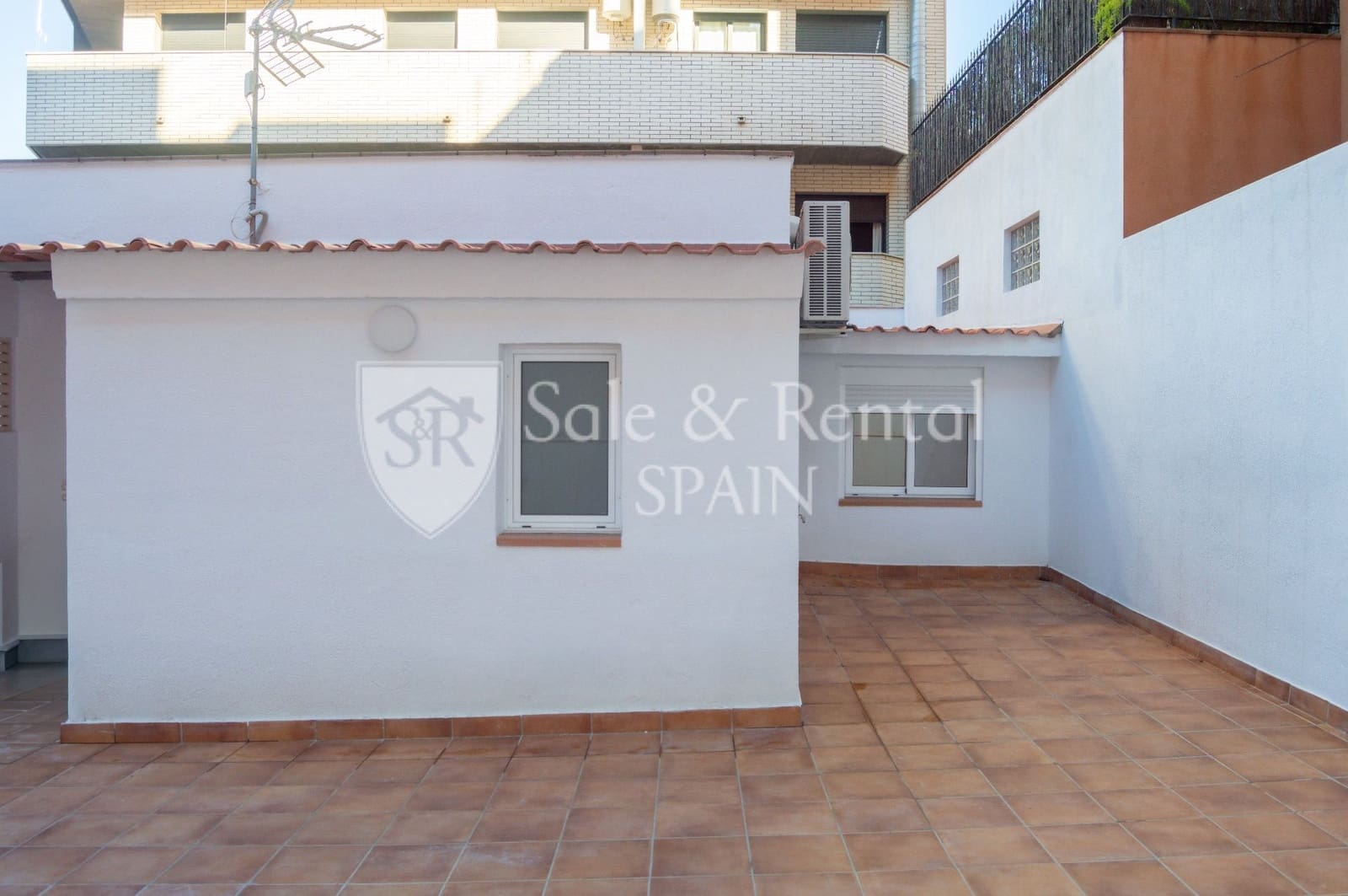 3 soverom Kjedet enebolig til salgs i Blanes med garasje - € 299 000 (Ref: 10157177)