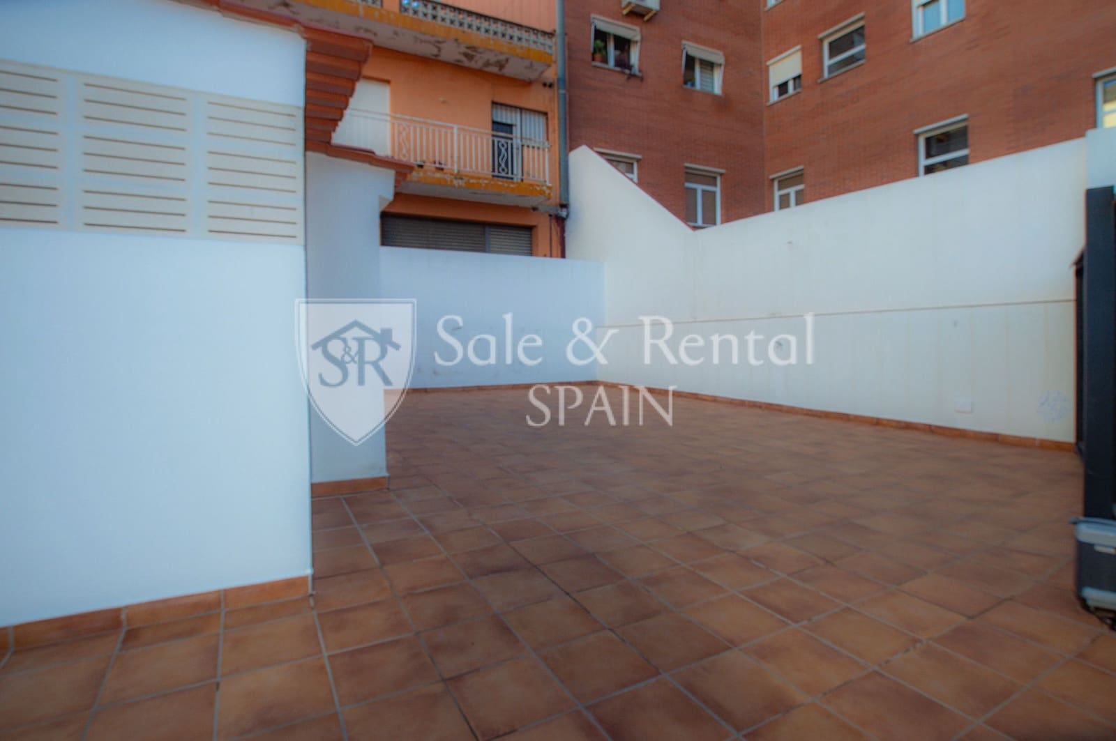 3 soverom Kjedet enebolig til salgs i Blanes med garasje - € 299 000 (Ref: 10157177)