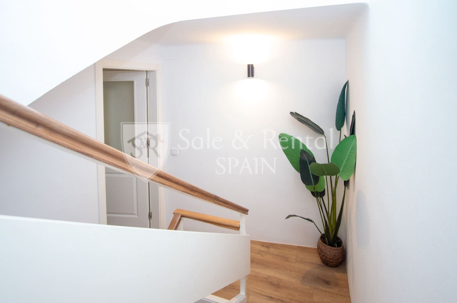 4 bedroom Semi-detached Villa for sale in Blanes - € 485,000 (Ref: 10158944)