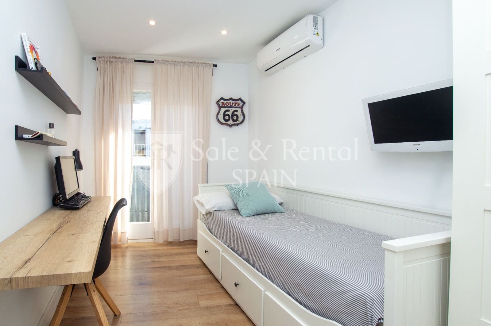 4 bedroom Semi-detached Villa for sale in Blanes - € 485,000 (Ref: 10158944)