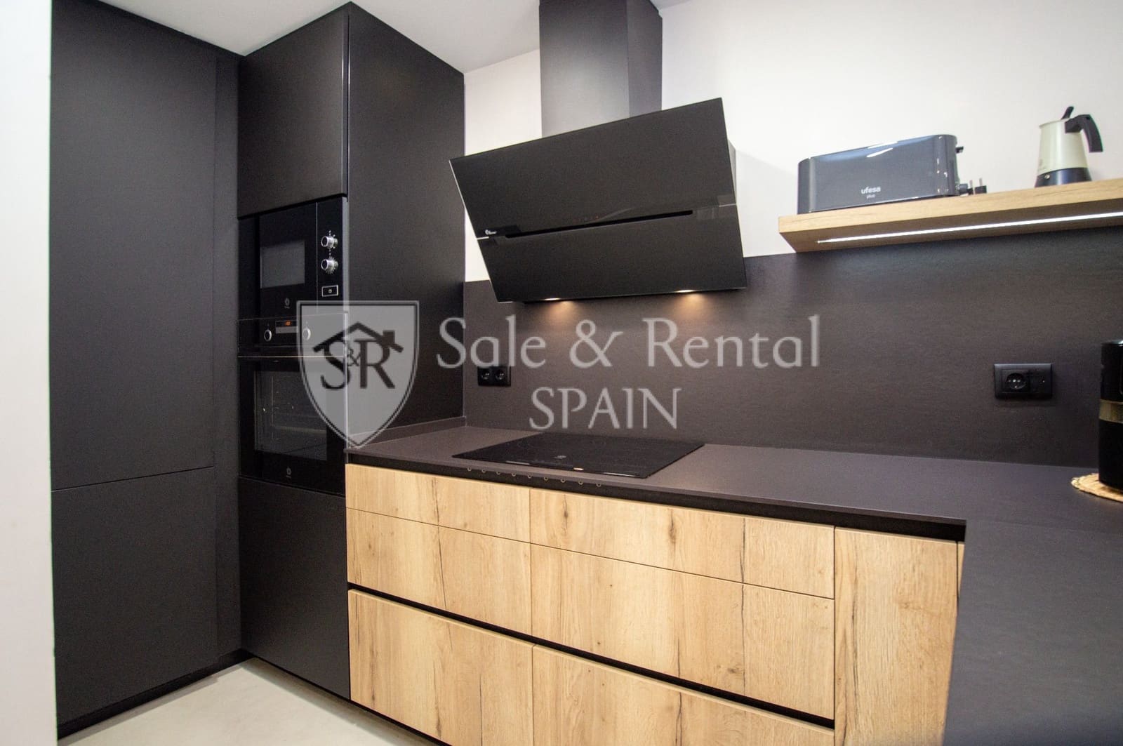 4 bedroom Semi-detached Villa for sale in Blanes - € 485,000 (Ref: 10158944)