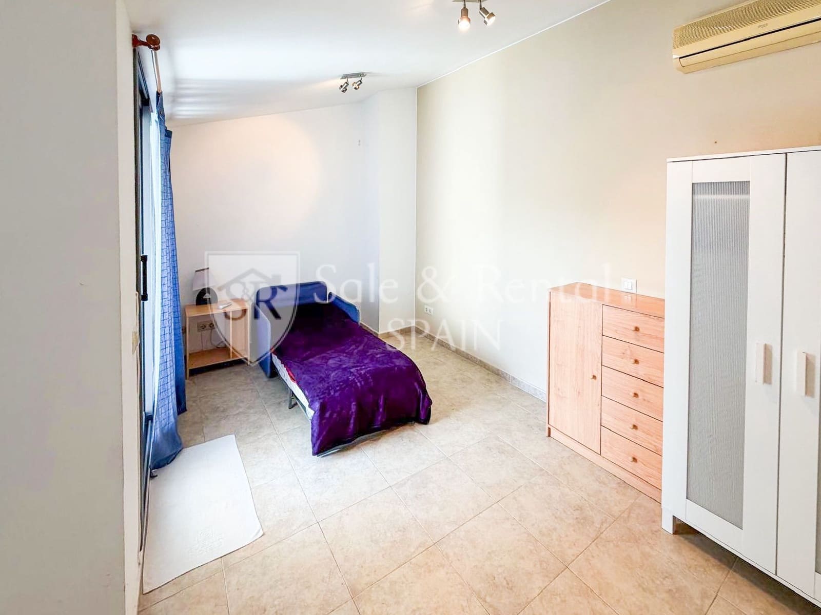 2 bedroom Flat for sale in Lloret de Mar with pool - € 260,000 (Ref: 10176265)
