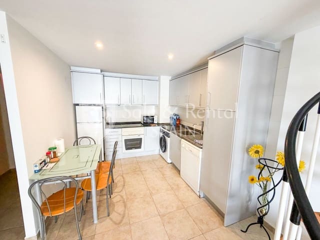 2 bedroom Flat for sale in Fenals, Lloret de Mar with pool - € 260,000 (Ref: 10176265)