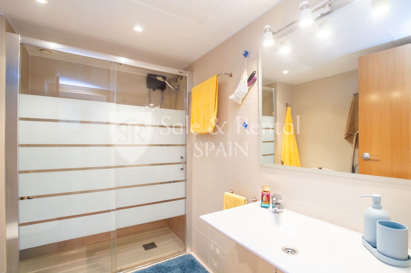 2 bedroom Flat for sale in Tossa de Mar with garage - € 360,000 (Ref: 10182437)