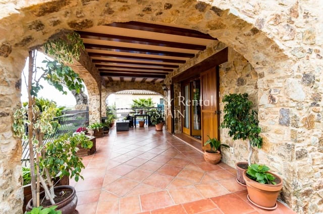 5 bedroom Villa for sale in Blanes with pool garage - € 700,000 (Ref: 6017794)