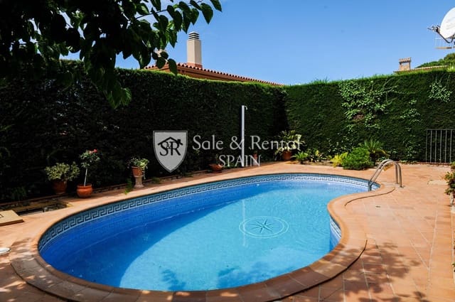 4 bedroom Villa for sale in Blanes with pool garage - € 800,000 (Ref: 6019586)