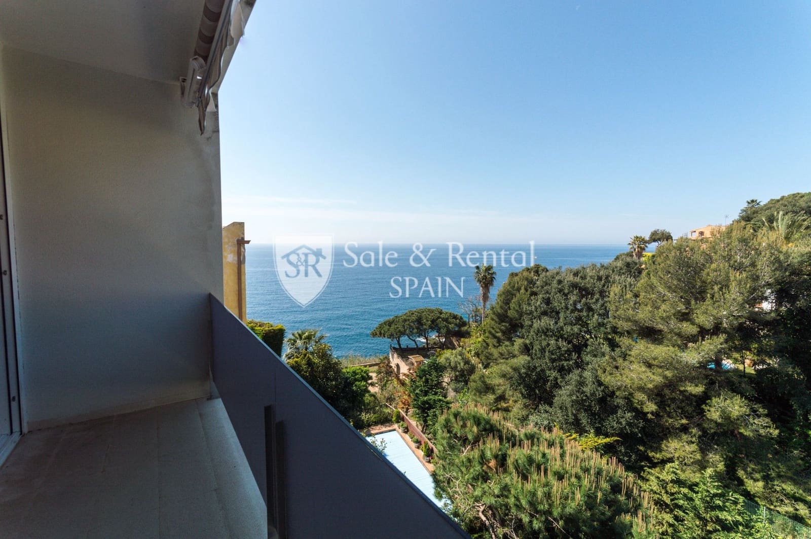 4 sypialnia Willa na sprzedaż w Lloret de Mar z basenem garażem - 875 000 € (Ref: 6060333)