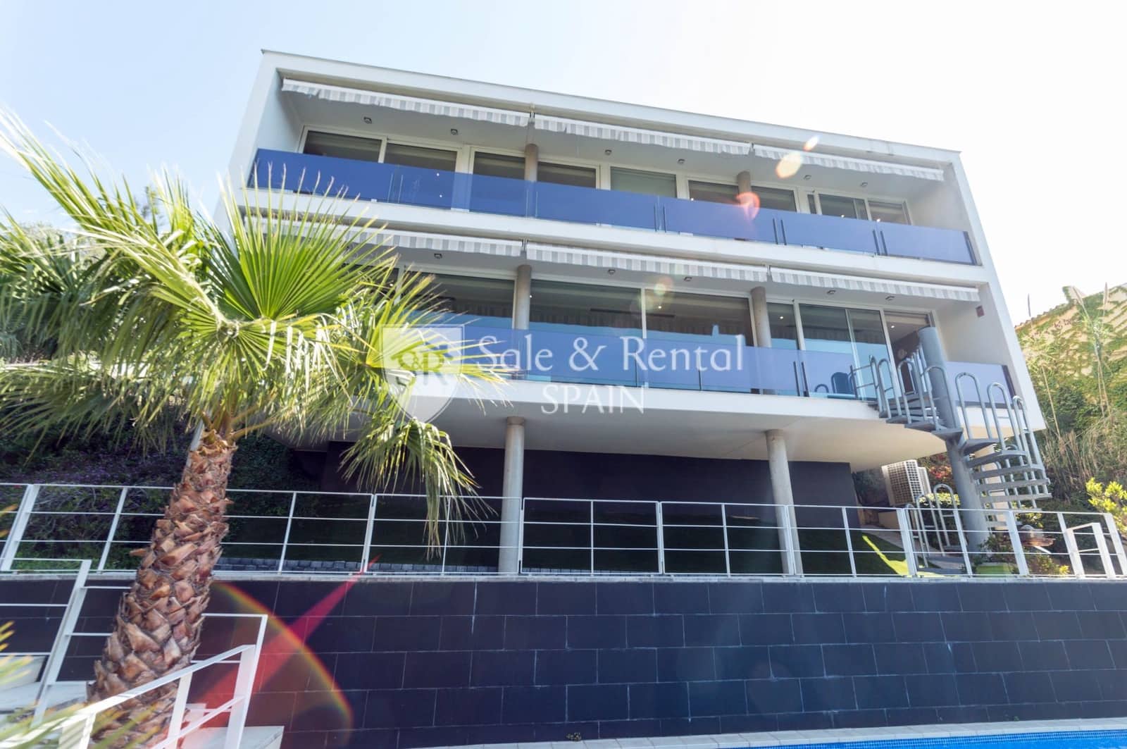 4 sypialnia Willa na sprzedaż w Lloret de Mar z basenem garażem - 875 000 € (Ref: 6060333)