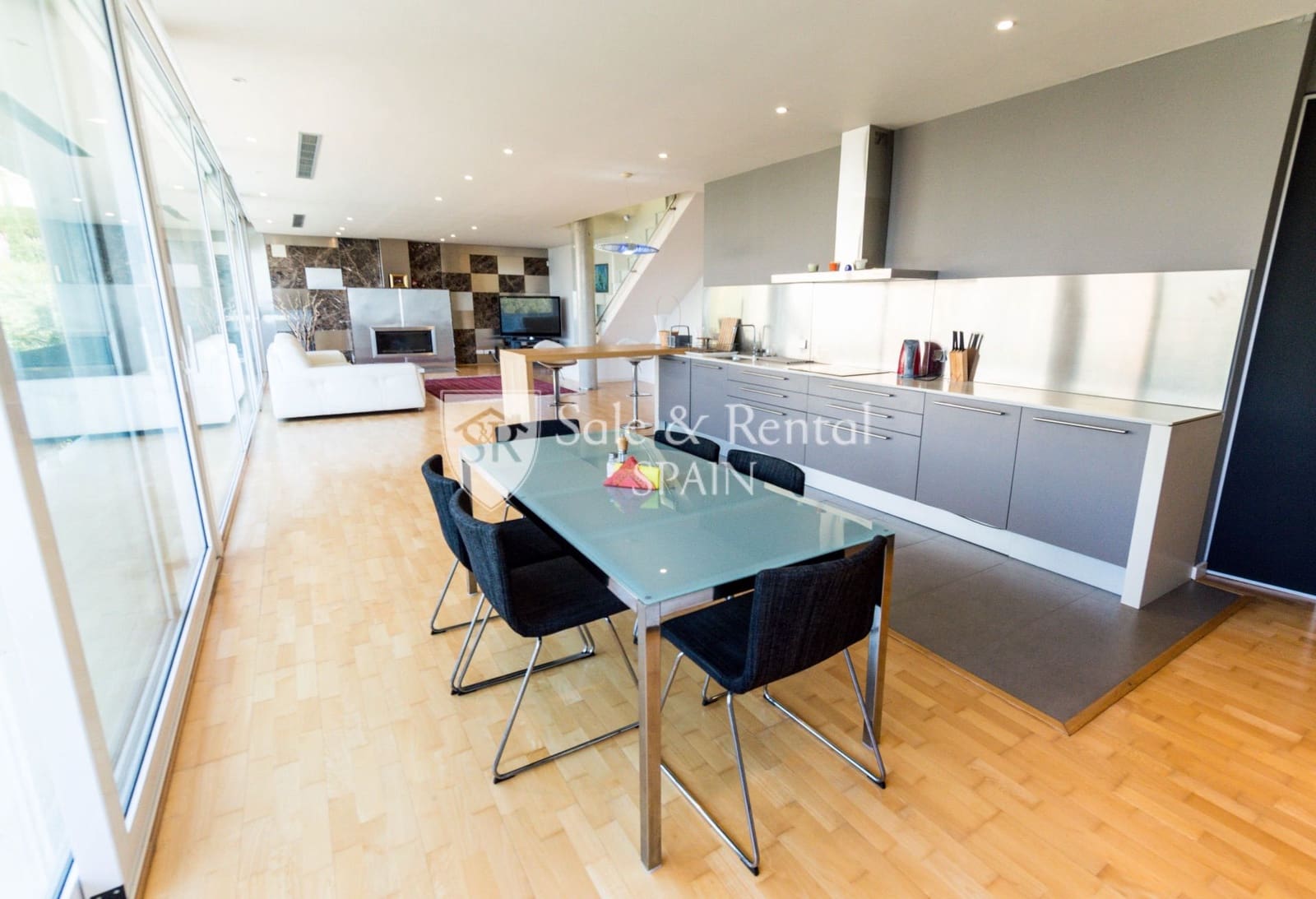 4 sypialnia Willa na sprzedaż w Lloret de Mar z basenem garażem - 875 000 € (Ref: 6060333)