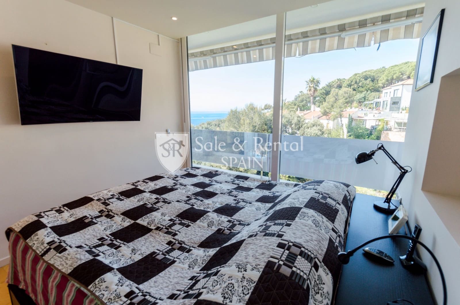 4 sypialnia Willa na sprzedaż w Lloret de Mar z basenem garażem - 875 000 € (Ref: 6060333)