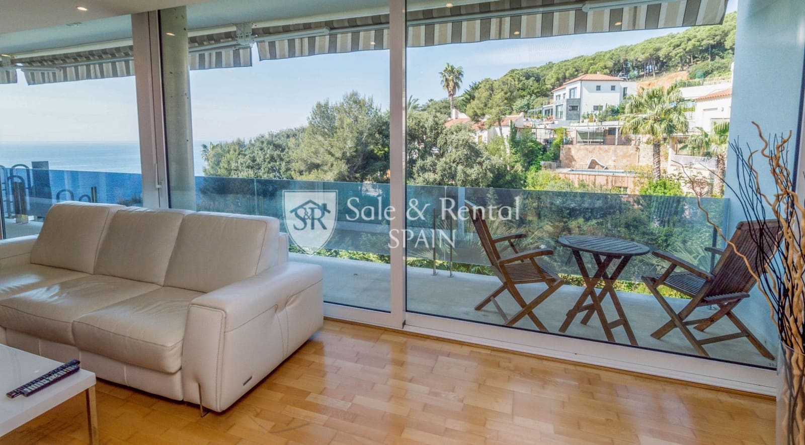 4 sypialnia Willa na sprzedaż w Lloret de Mar z basenem garażem - 875 000 € (Ref: 6060333)