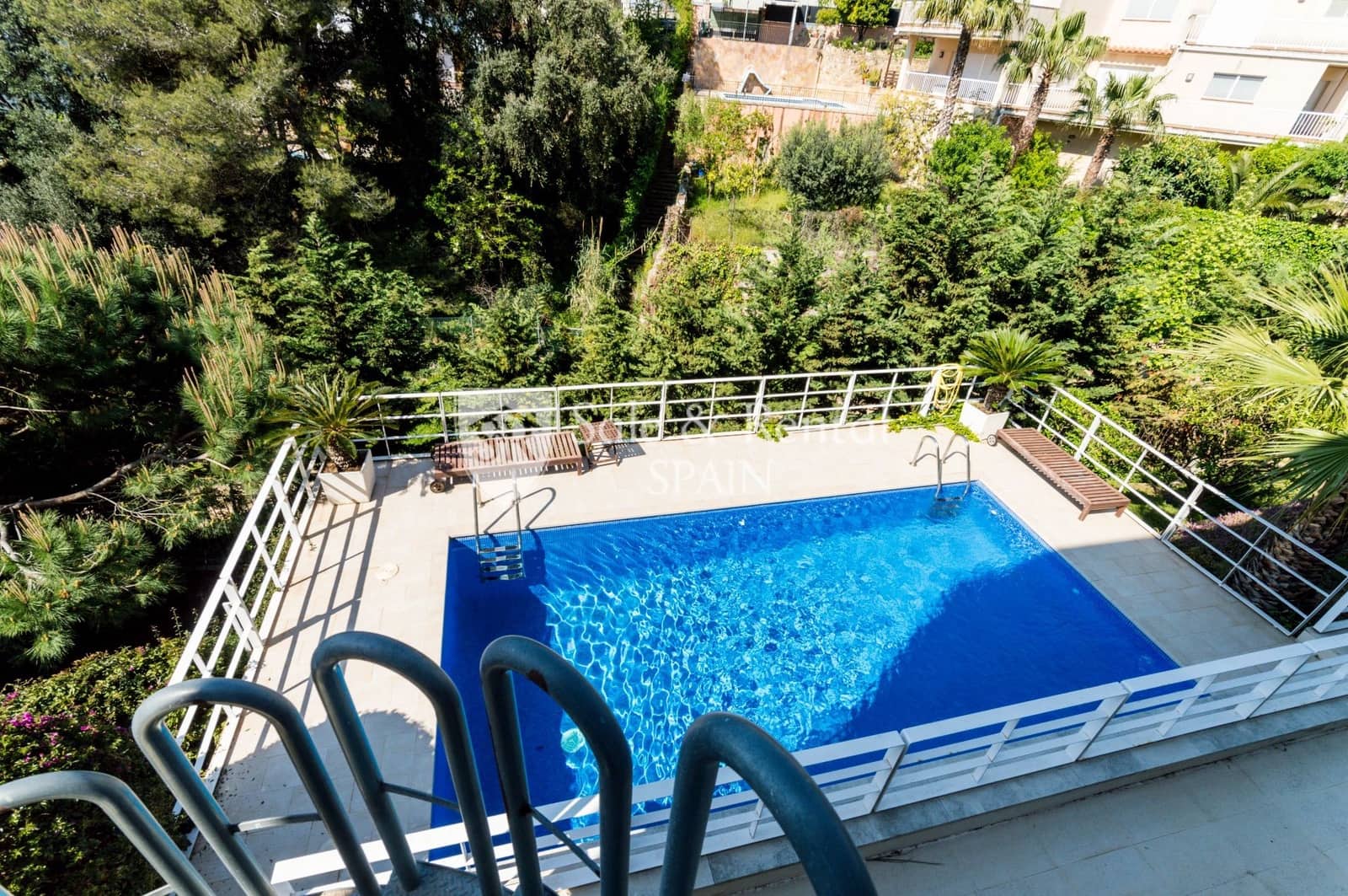 4 sypialnia Willa na sprzedaż w Lloret de Mar z basenem garażem - 875 000 € (Ref: 6060333)