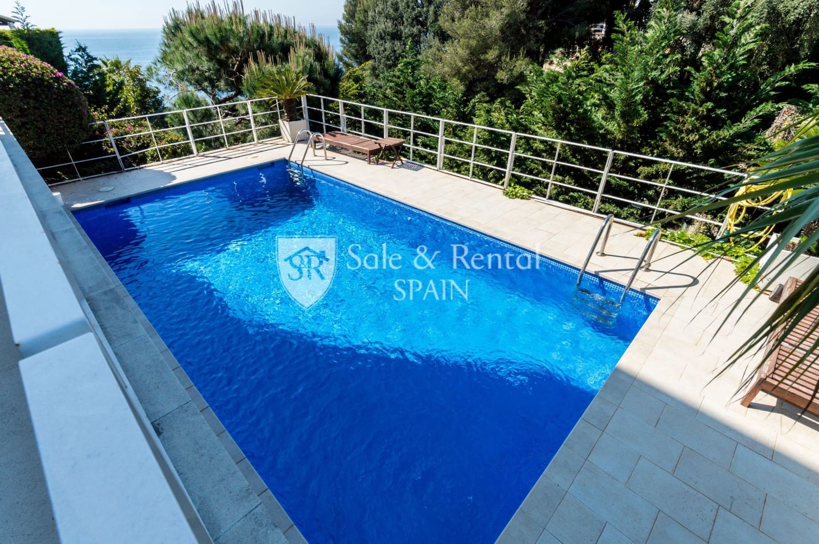 4 sypialnia Willa na sprzedaż w Lloret de Mar z basenem garażem - 875 000 € (Ref: 6060333)