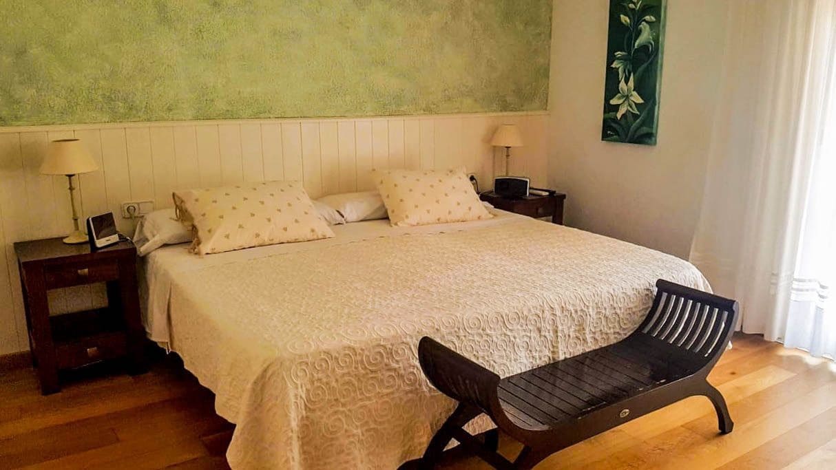 8 slaapkamer Villa te koop in Lloret de Mar met zwembad garage - € 580.000 (Ref: 6837957)