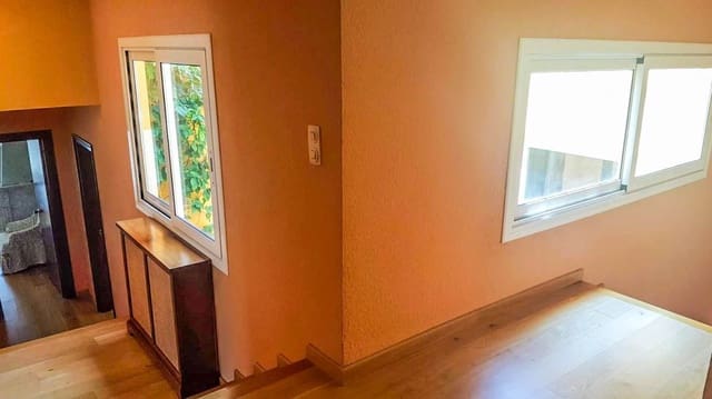 Chalet de 8 habitaciones en Canyelles, Lloret de Mar en venta con piscina garaje - 580.000 € (Ref: 6837957)