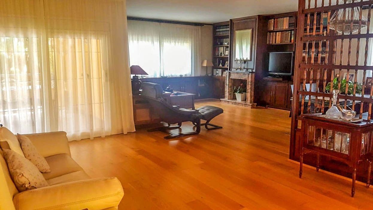 8 slaapkamer Villa te koop in Lloret de Mar met zwembad garage - € 580.000 (Ref: 6837957)