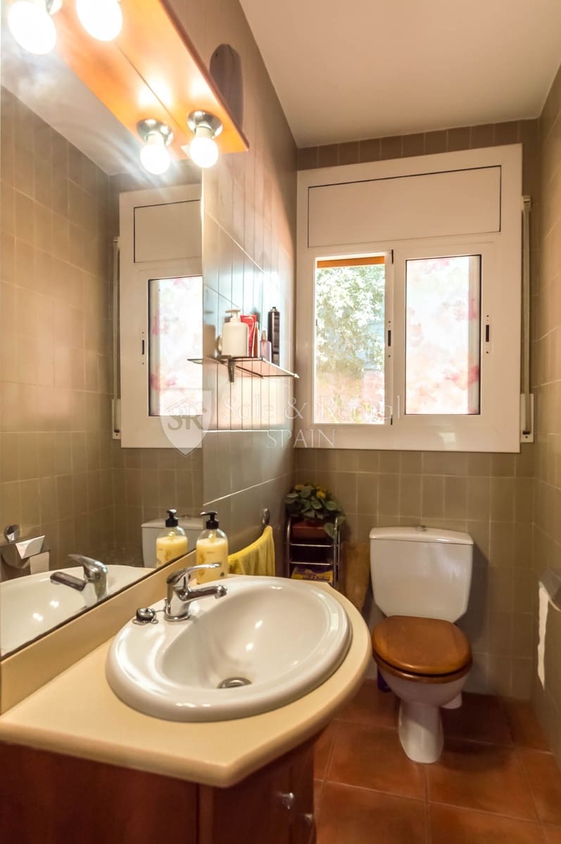 4 soveværelse Villa til salg i Lloret de Mar med swimmingpool garage - € 450.000 (Ref: 7000798)