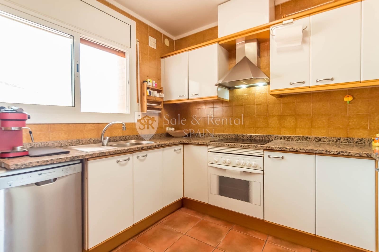 4 soveværelse Villa til salg i Lloret de Mar med swimmingpool garage - € 450.000 (Ref: 7000798)