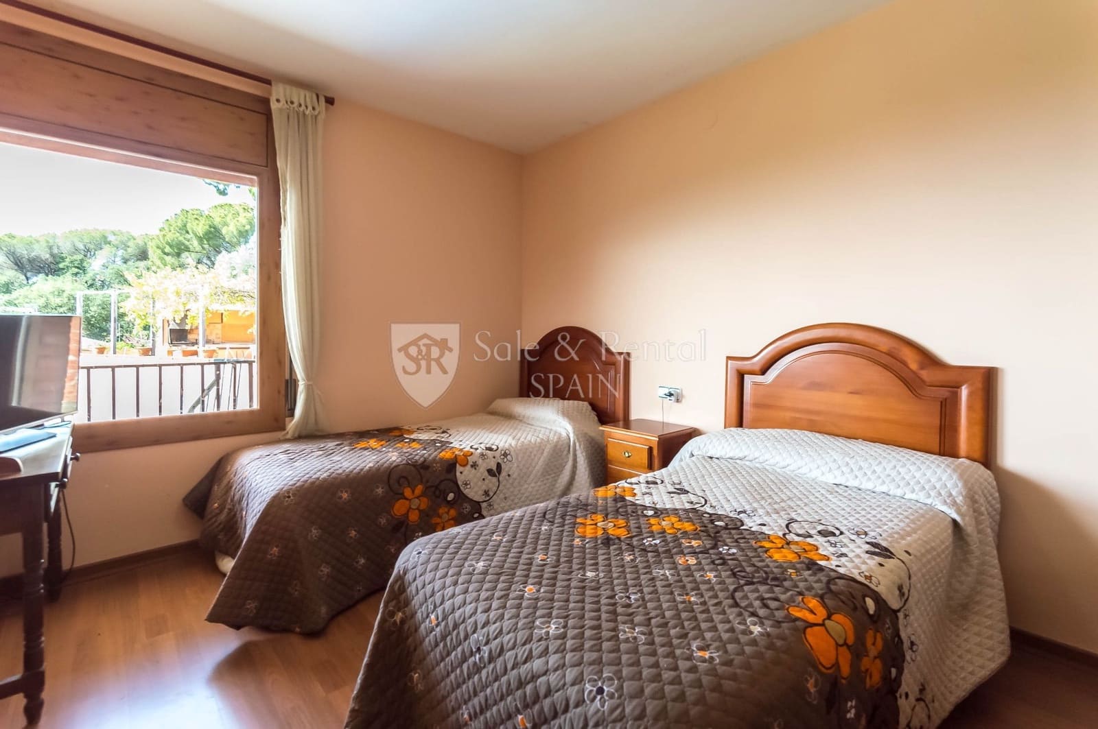 4 soveværelse Villa til salg i Lloret de Mar med swimmingpool garage - € 450.000 (Ref: 7000798)