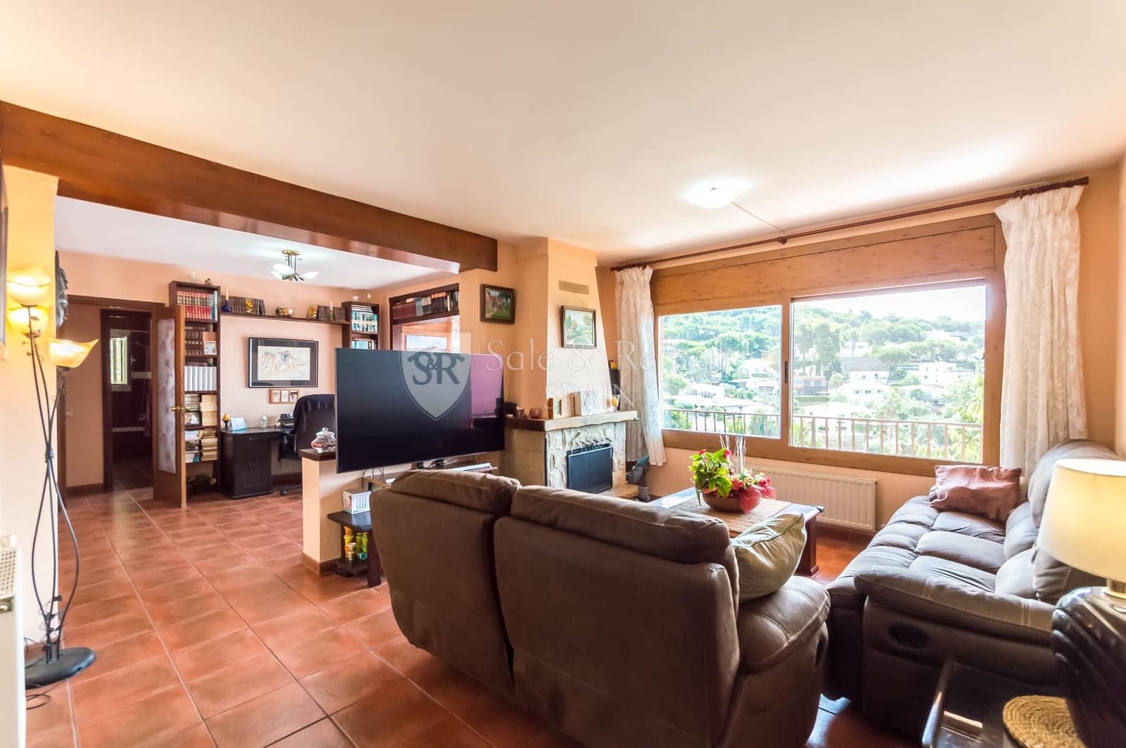 4 soveværelse Villa til salg i Lloret de Mar med swimmingpool garage - € 450.000 (Ref: 7000798)