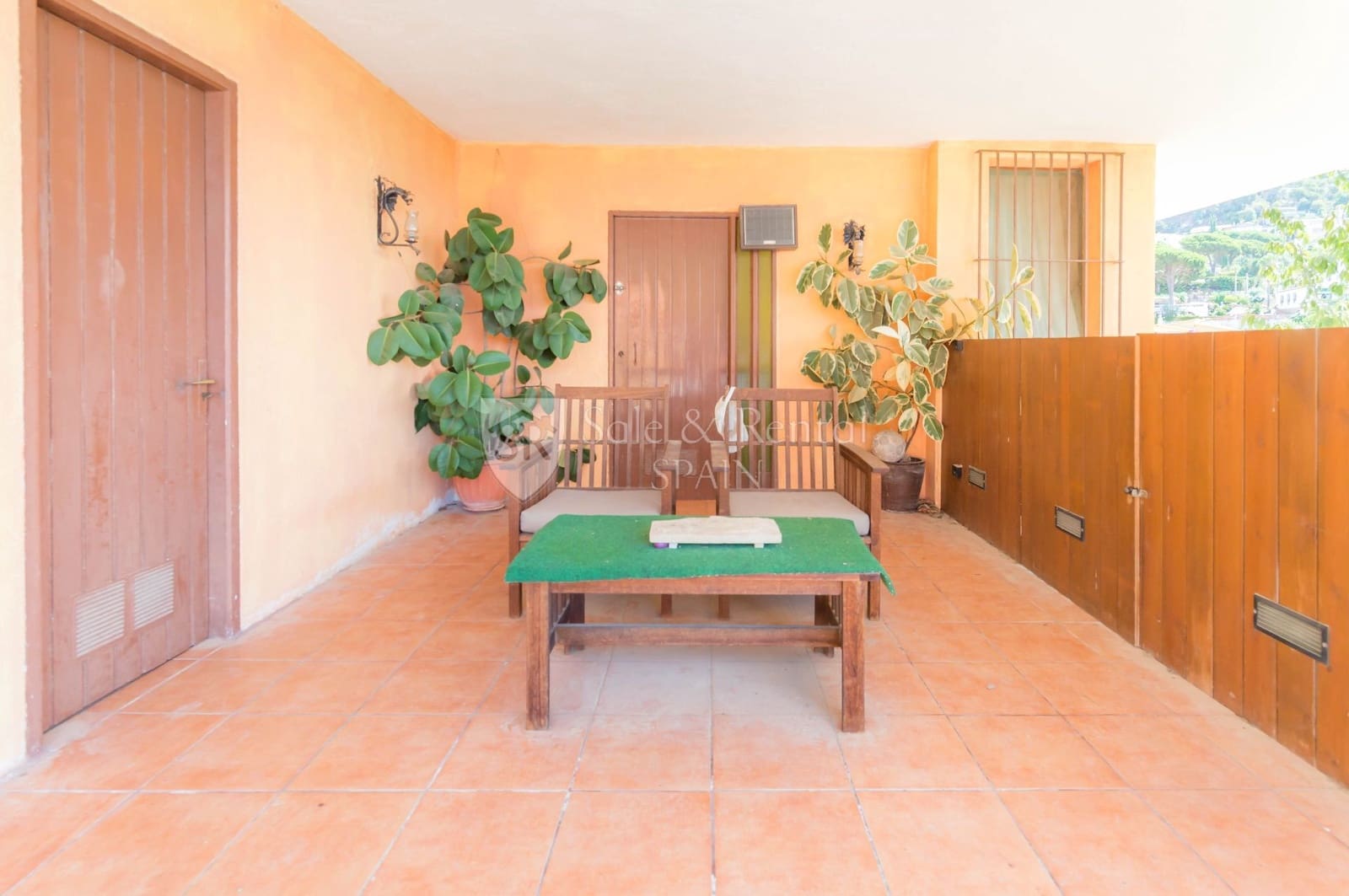 4 soveværelse Villa til salg i Lloret de Mar med swimmingpool garage - € 450.000 (Ref: 7000798)