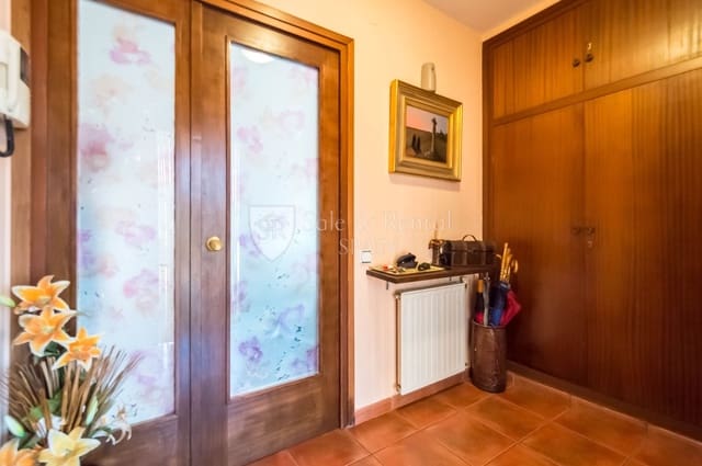 4 soveværelse Villa til salg i Roca Grossa, Lloret de Mar med swimmingpool garage - € 450.000 (Ref: 7000798)