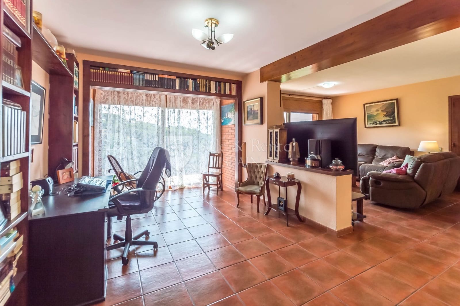 4 soveværelse Villa til salg i Lloret de Mar med swimmingpool garage - € 450.000 (Ref: 7000798)