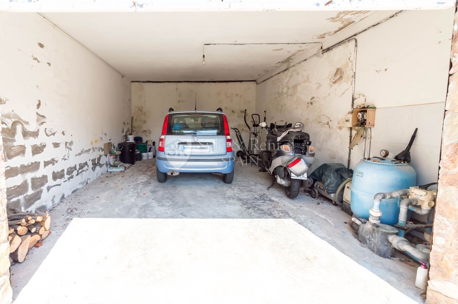 4 soveværelse Villa til salg i Lloret de Mar med swimmingpool garage - € 450.000 (Ref: 7000798)