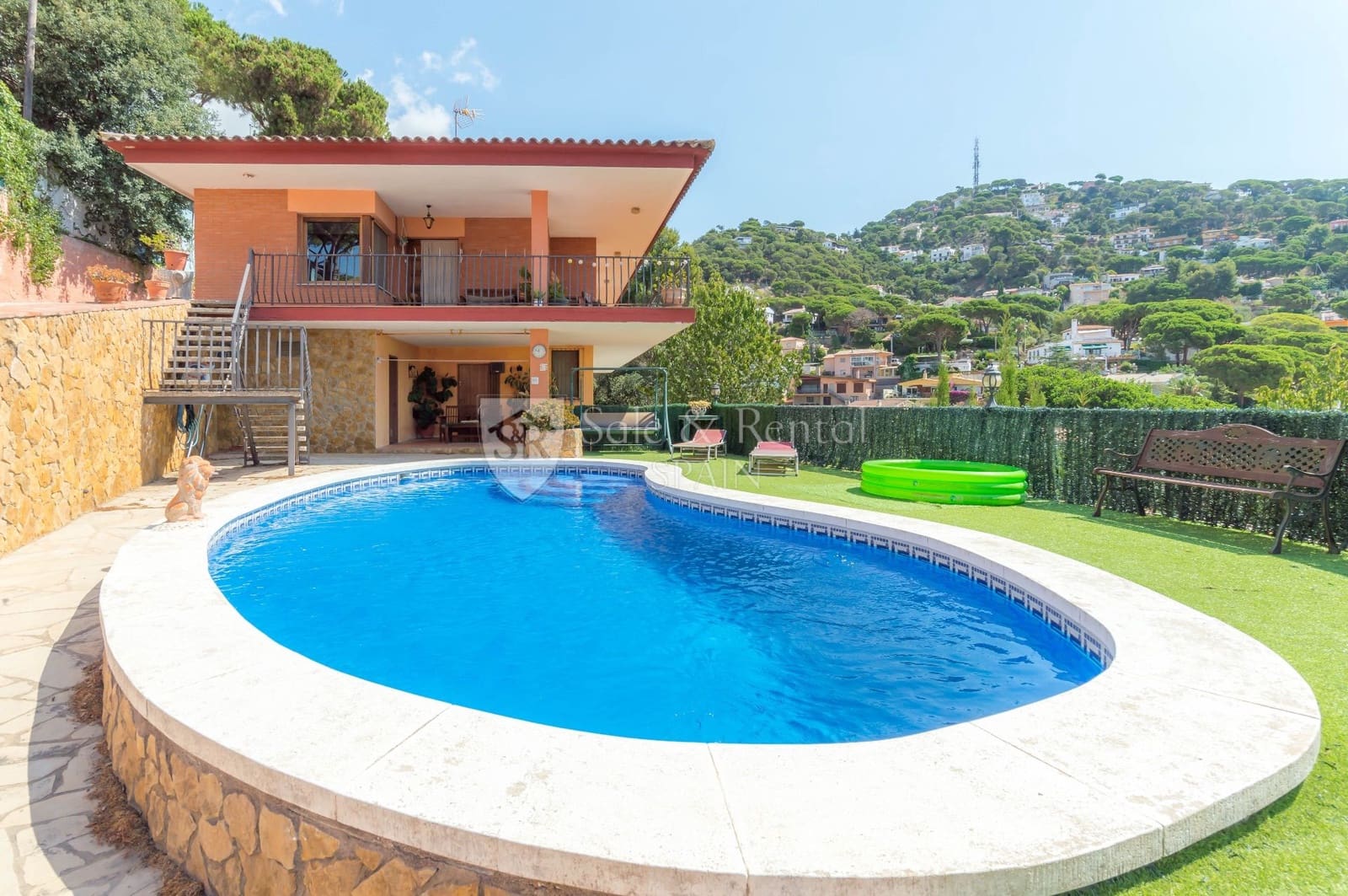4 soveværelse Villa til salg i Lloret de Mar med swimmingpool garage - € 450.000 (Ref: 7000798)